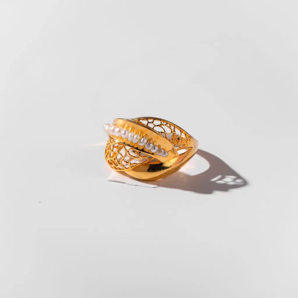 خاتم تصميم حديث مع لؤلؤ 