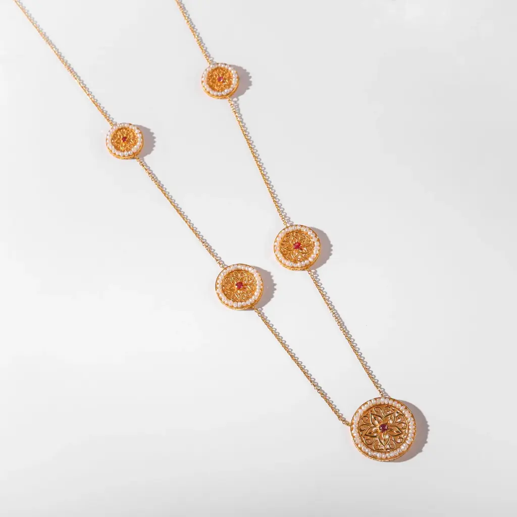 قلادة عطر الفل