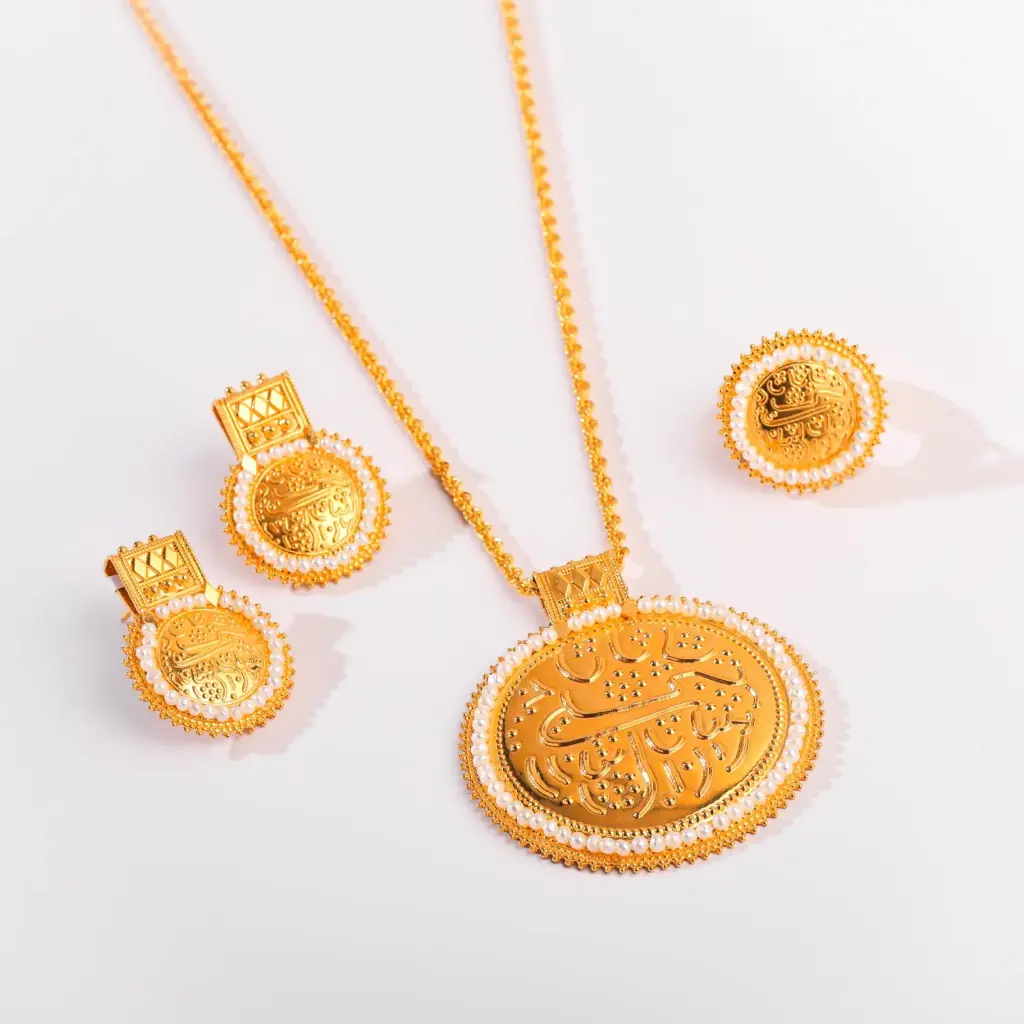 طقم الأشرفي مع اللؤلؤ الطبيعي